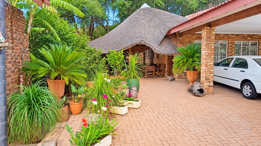 4 Bedroom Property for Sale in Wilkoppies North West